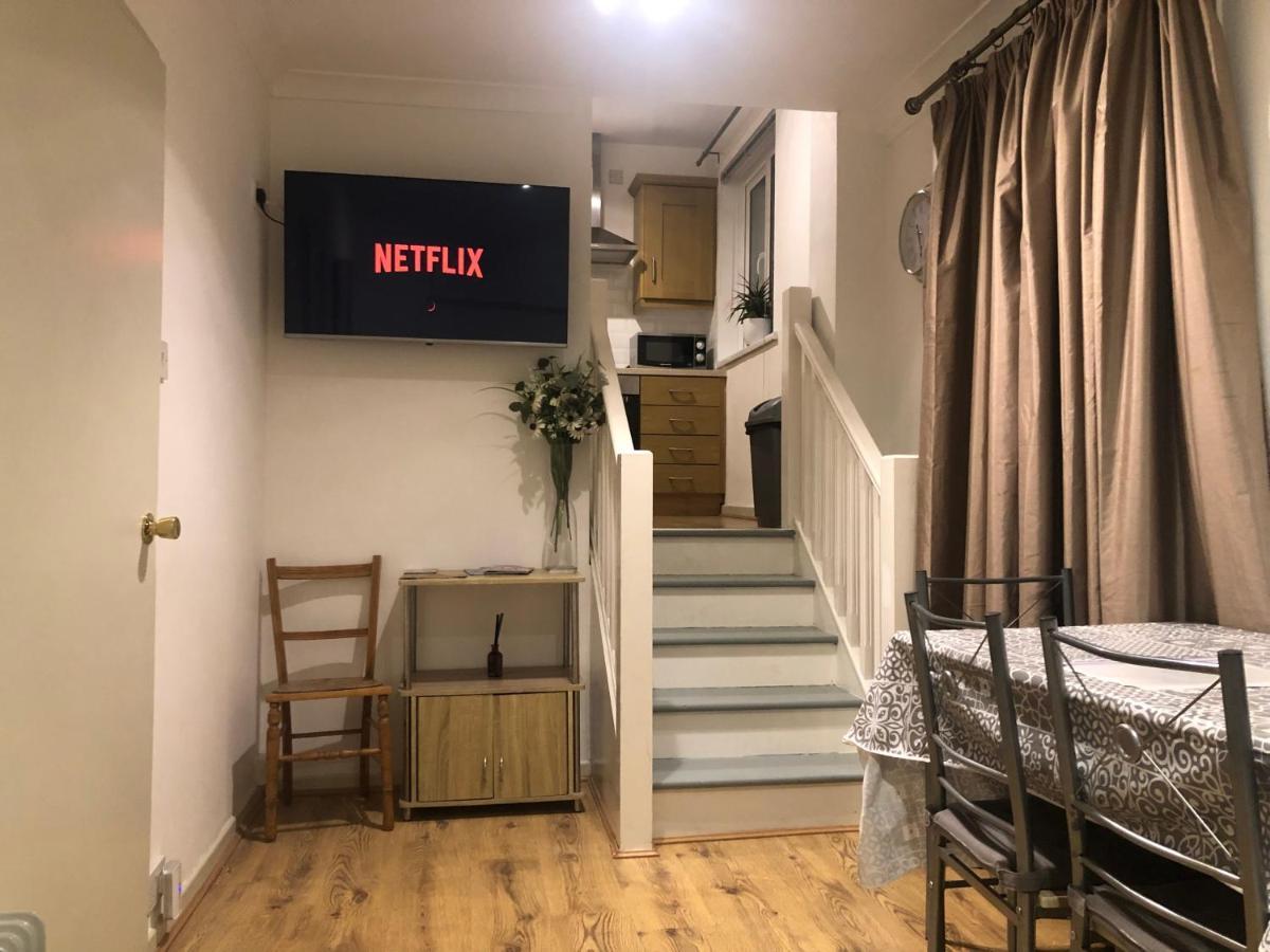 Central Lisburn Duplex Apartment Siren Stays 외부 사진